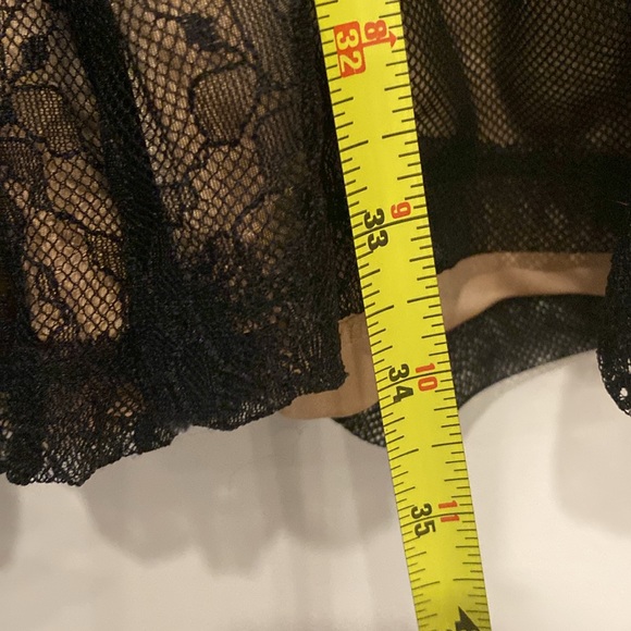 GUESS - NWT - shorts romper: black lace & mesh w sheer l/s & nude lining - XL - Picture 8 of 16